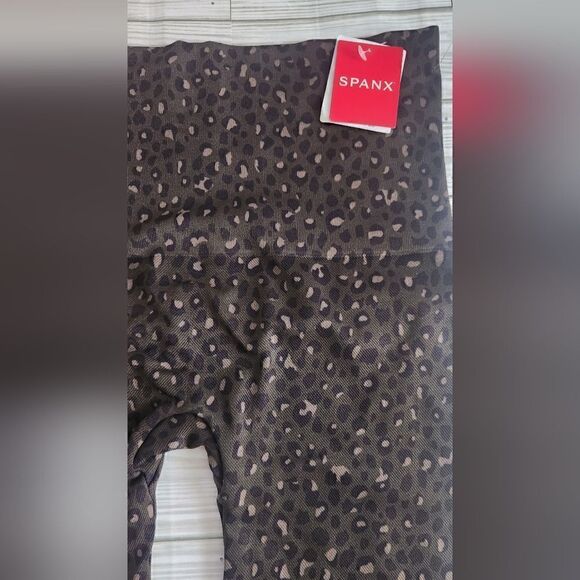 NWT Spanx Look At Me Now Leggings Olive Leopard Size XL - Picture 2 of 12